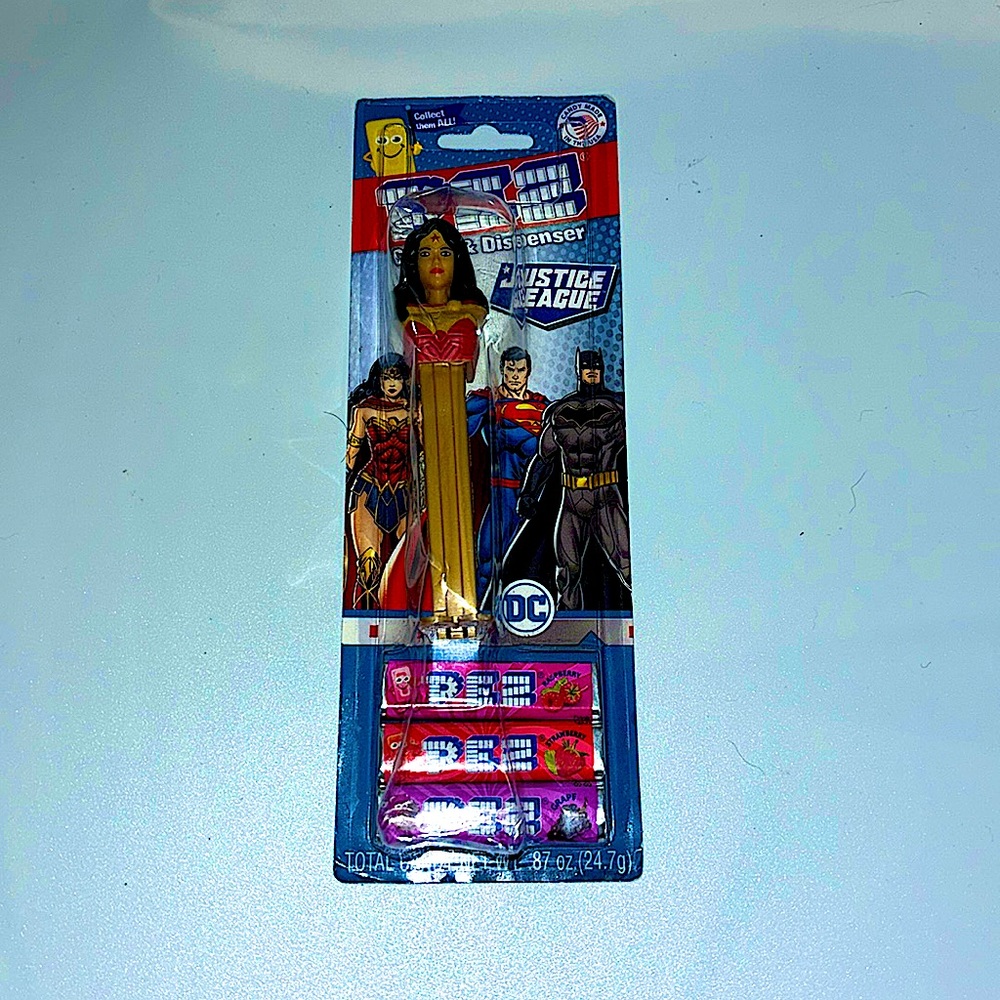 PEZ Candy Dispenser Justice League Wonder Woman